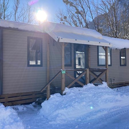 Camping Rcn Belledonne Le Bourg-dʼOisans エクステリア 写真