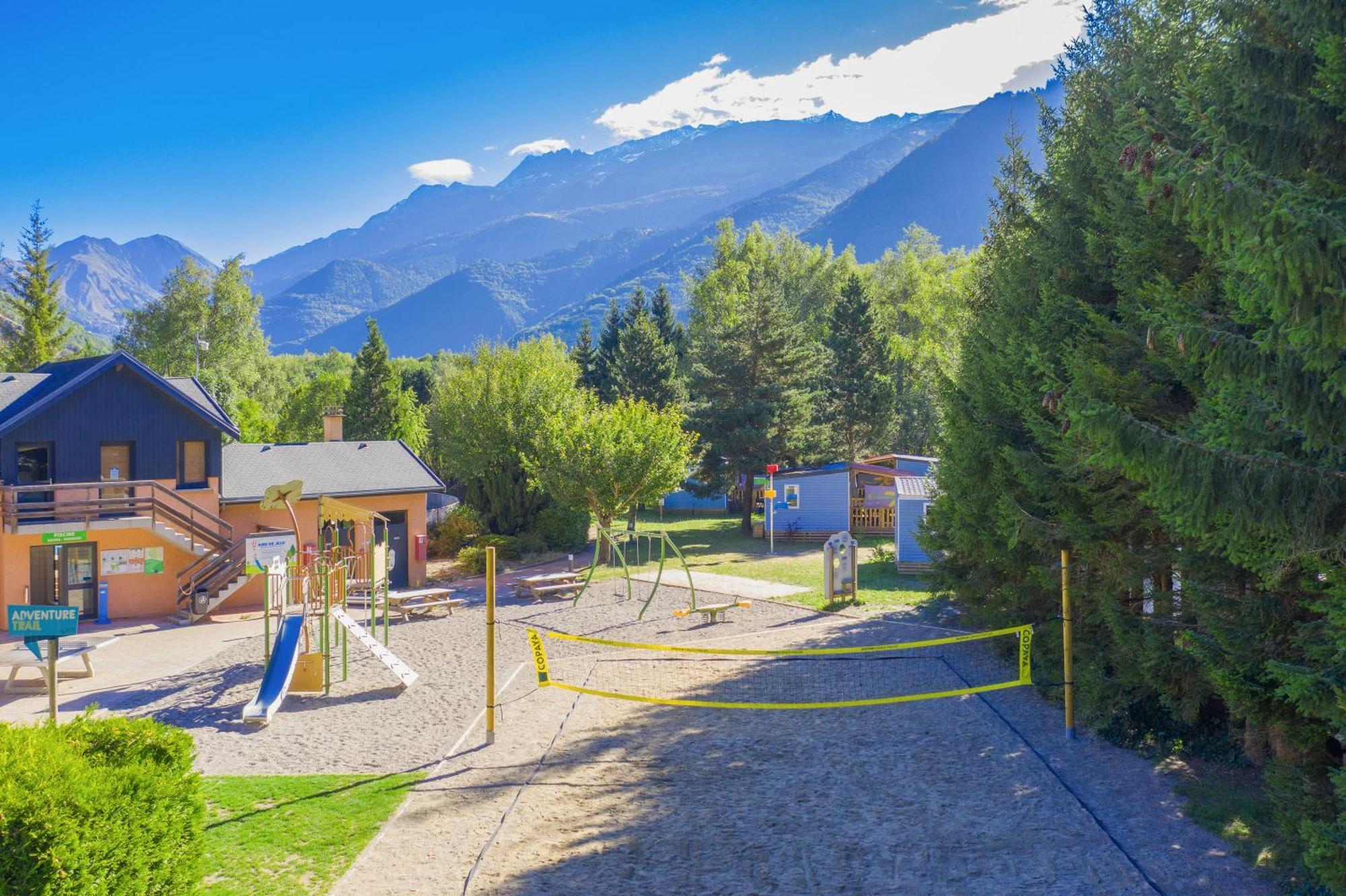 Camping Rcn Belledonne Le Bourg-dʼOisans エクステリア 写真