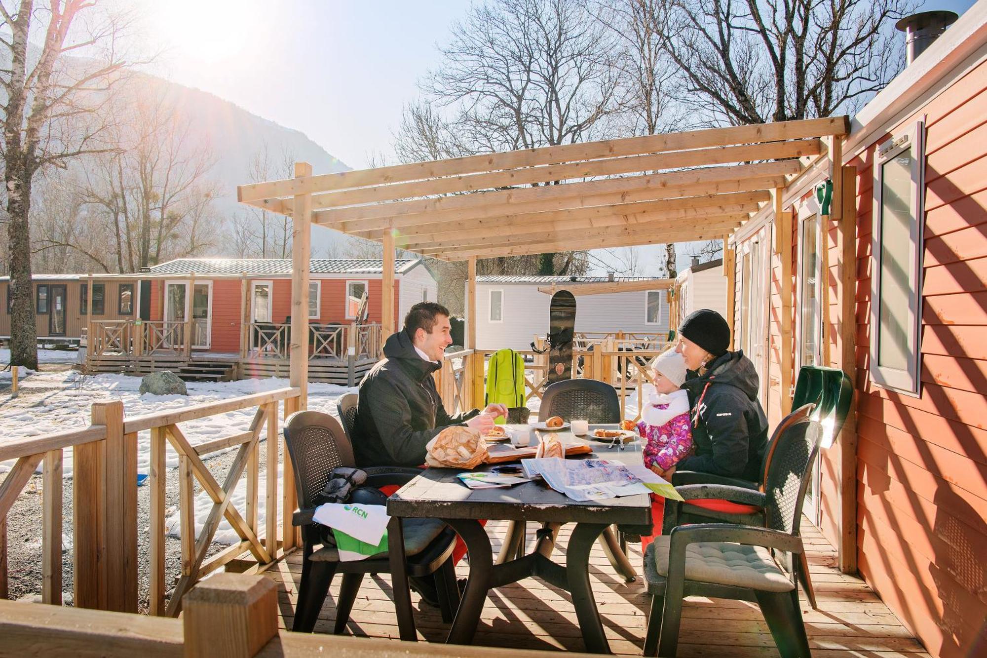 Camping Rcn Belledonne Le Bourg-dʼOisans エクステリア 写真