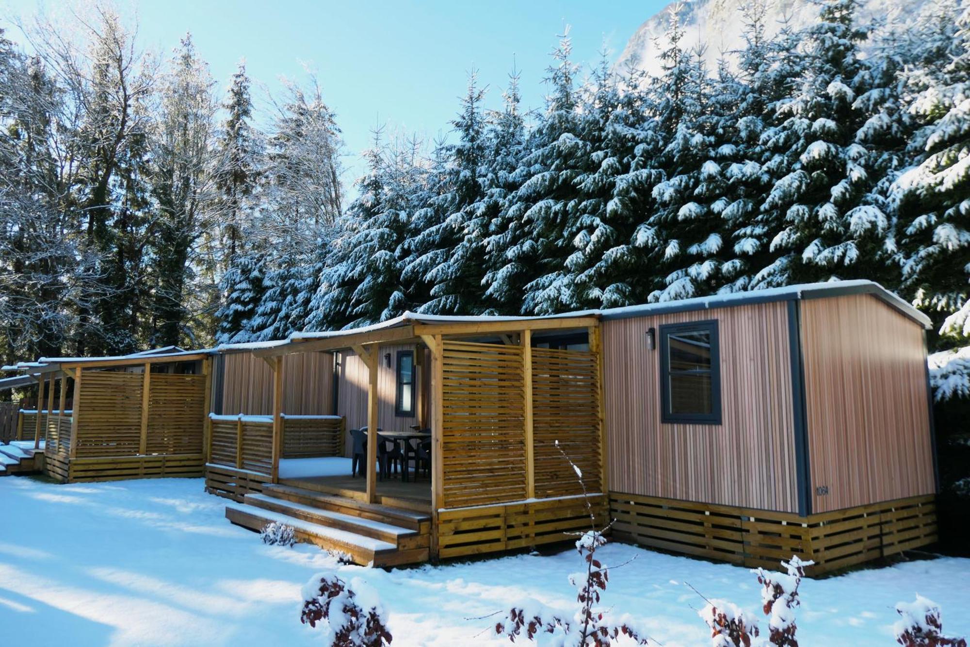 Camping Rcn Belledonne Le Bourg-dʼOisans エクステリア 写真