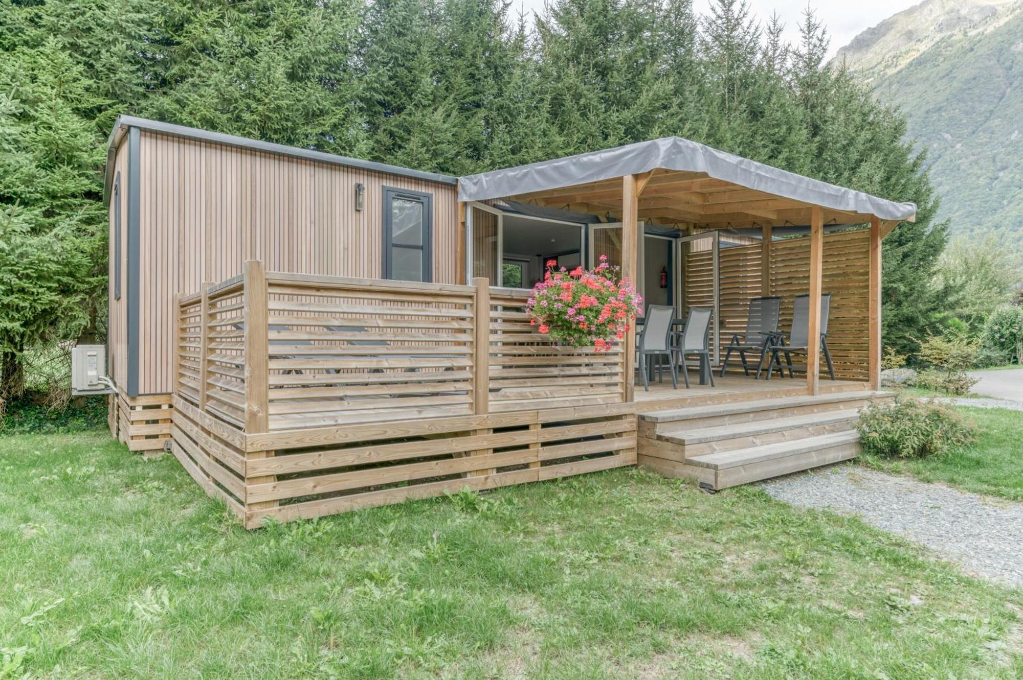 Camping Rcn Belledonne Le Bourg-dʼOisans エクステリア 写真