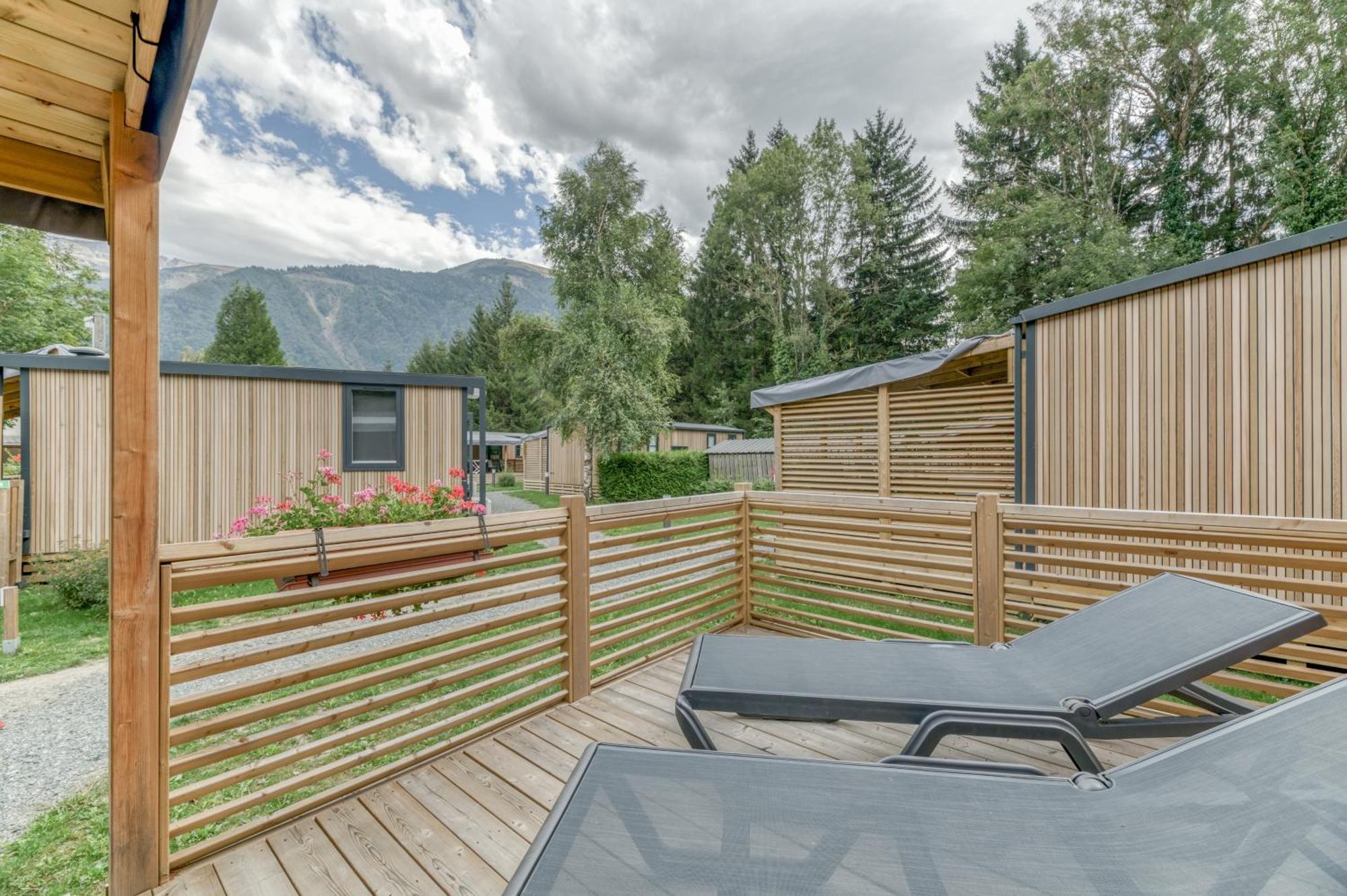 Camping Rcn Belledonne Le Bourg-dʼOisans エクステリア 写真