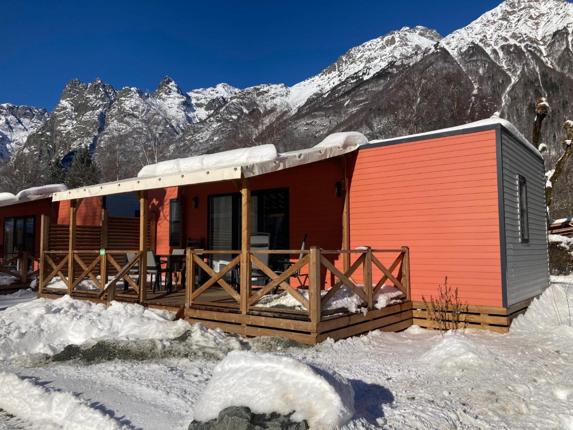 Camping Rcn Belledonne Le Bourg-dʼOisans エクステリア 写真