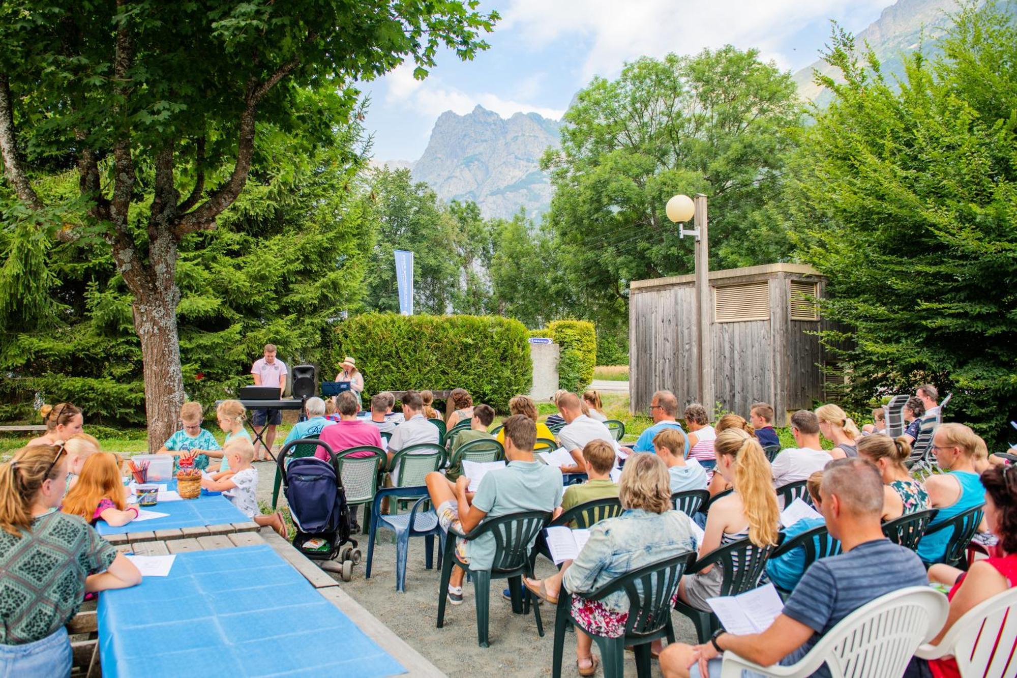 Camping Rcn Belledonne Le Bourg-dʼOisans エクステリア 写真