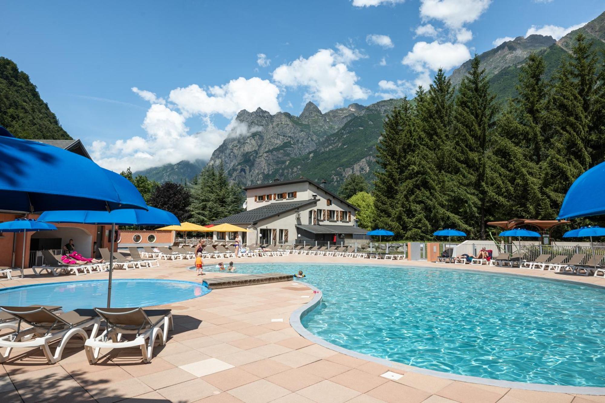 Camping Rcn Belledonne Le Bourg-dʼOisans エクステリア 写真